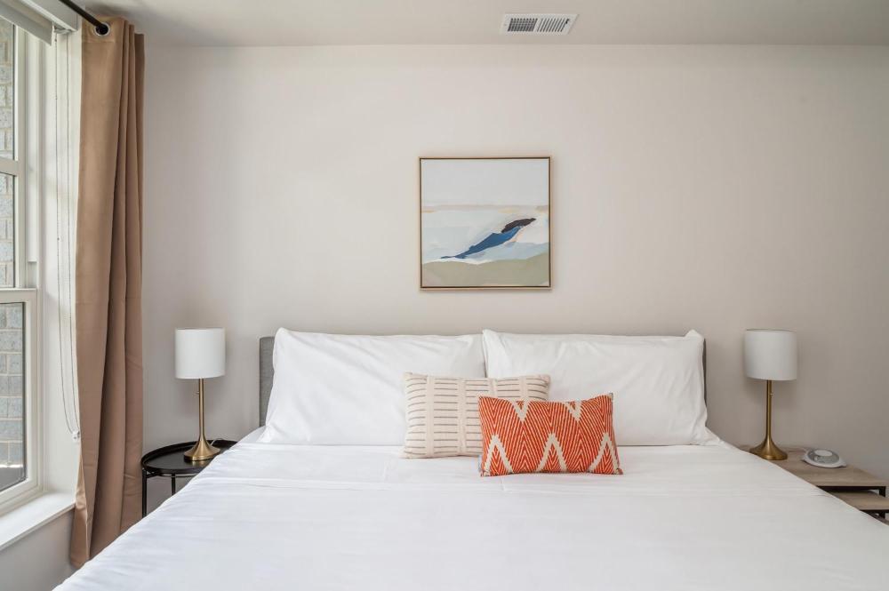 One-Bedroom Apartment (Self Check-in with Virtual Front Desk ) interior